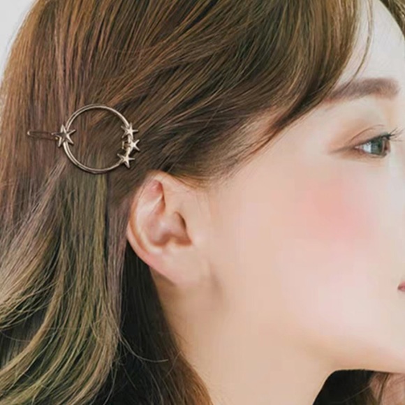 3/$30 Circle & Stars Hair Clip - Picture 2 of 7